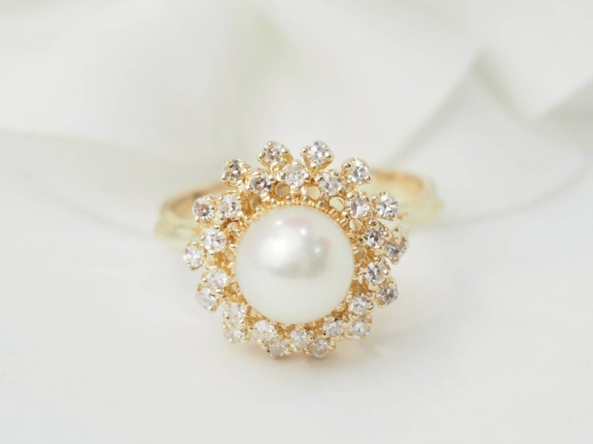 Bague Chaumet "Anneau" or blanc, diamants. - Maison Eloe