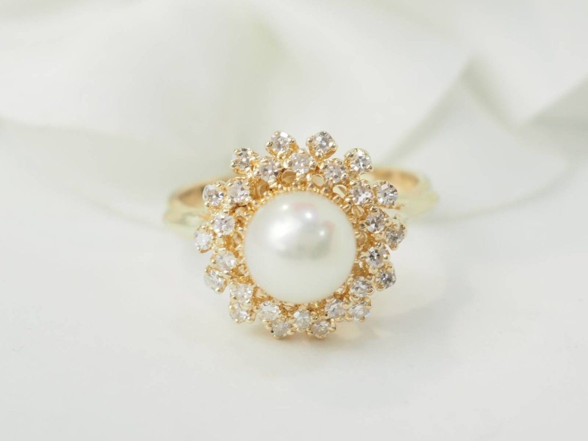 Bague Chaumet "Anneau" or blanc, diamants. - Maison Eloe