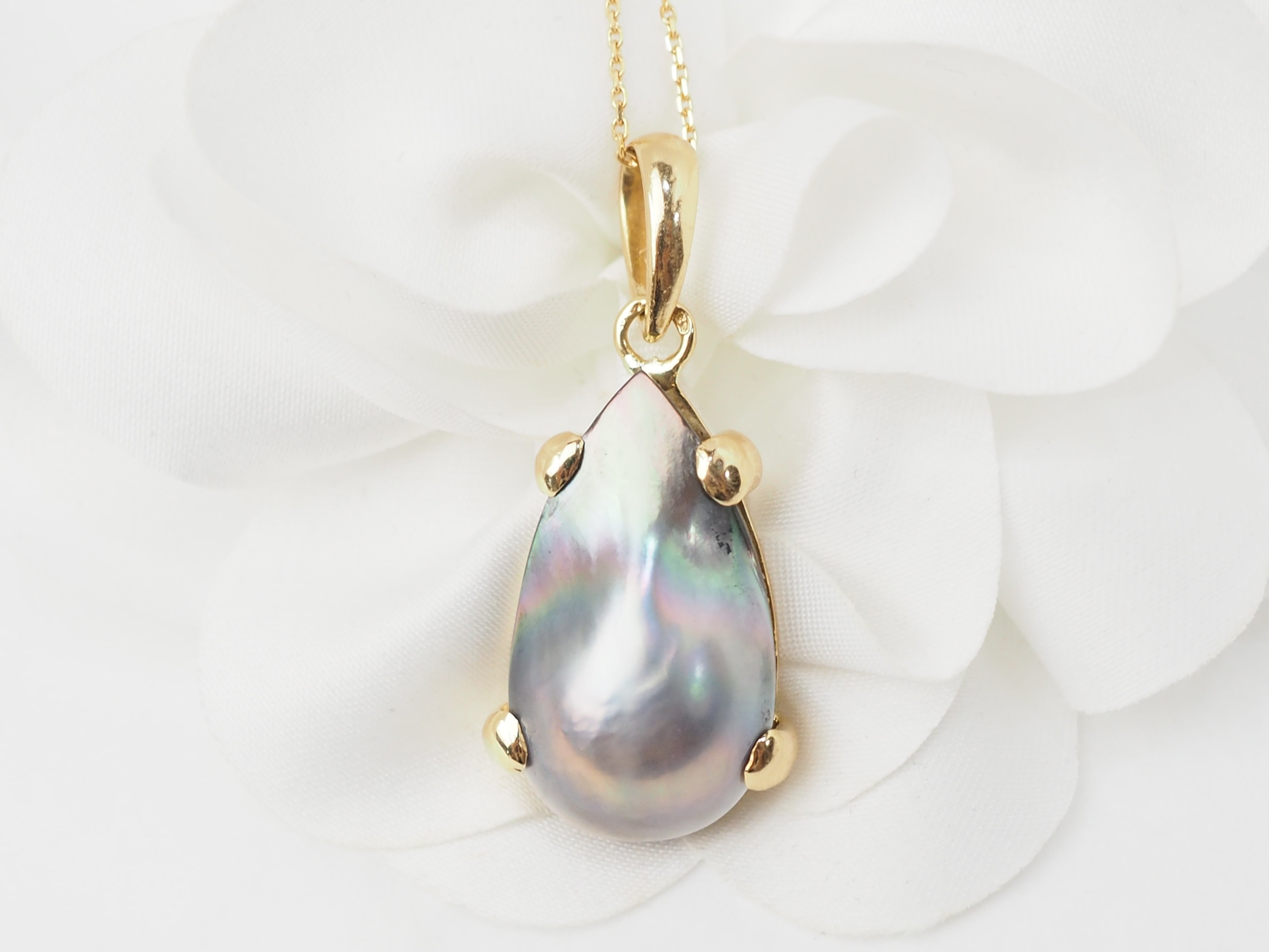 Pendentif Mabé de Tahiti en or jaune