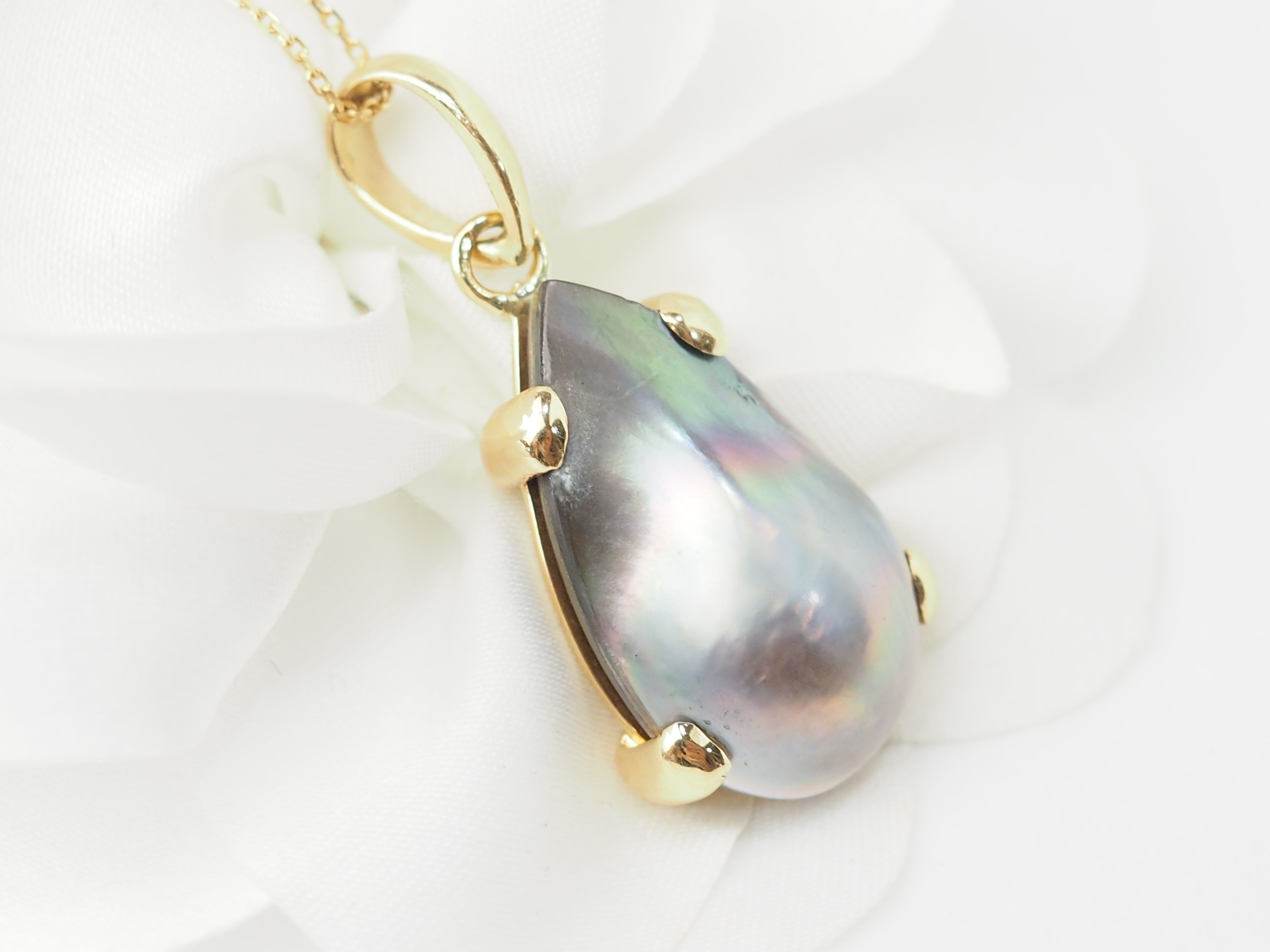 Pendentif Mabé de Tahiti en or jaune