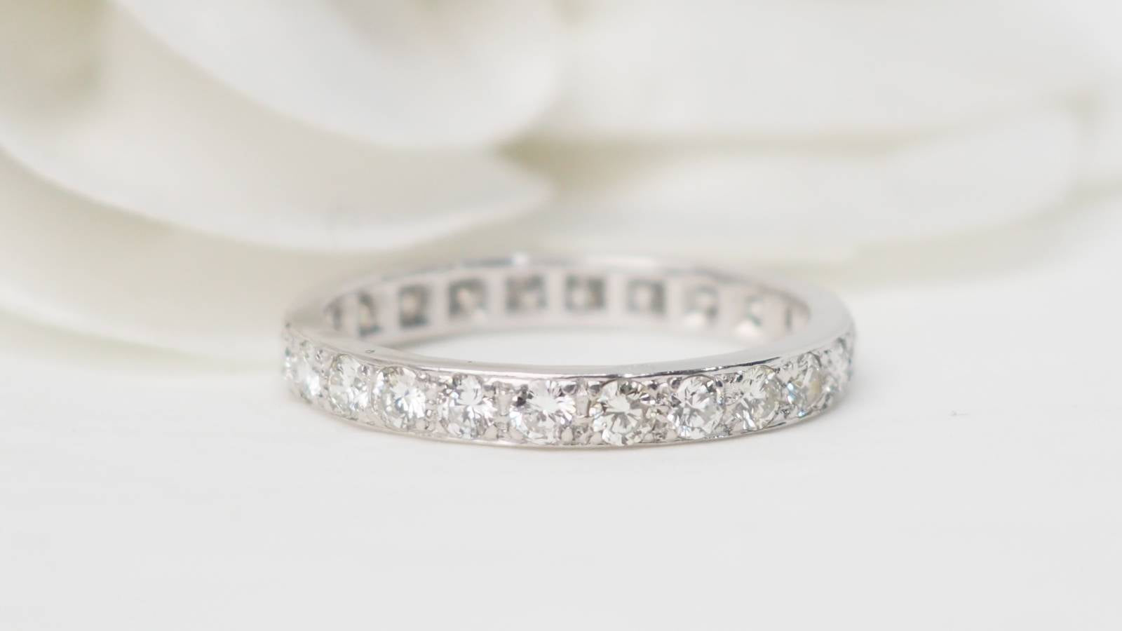 Alliance américaine en or blanc et diamants 0,90ct