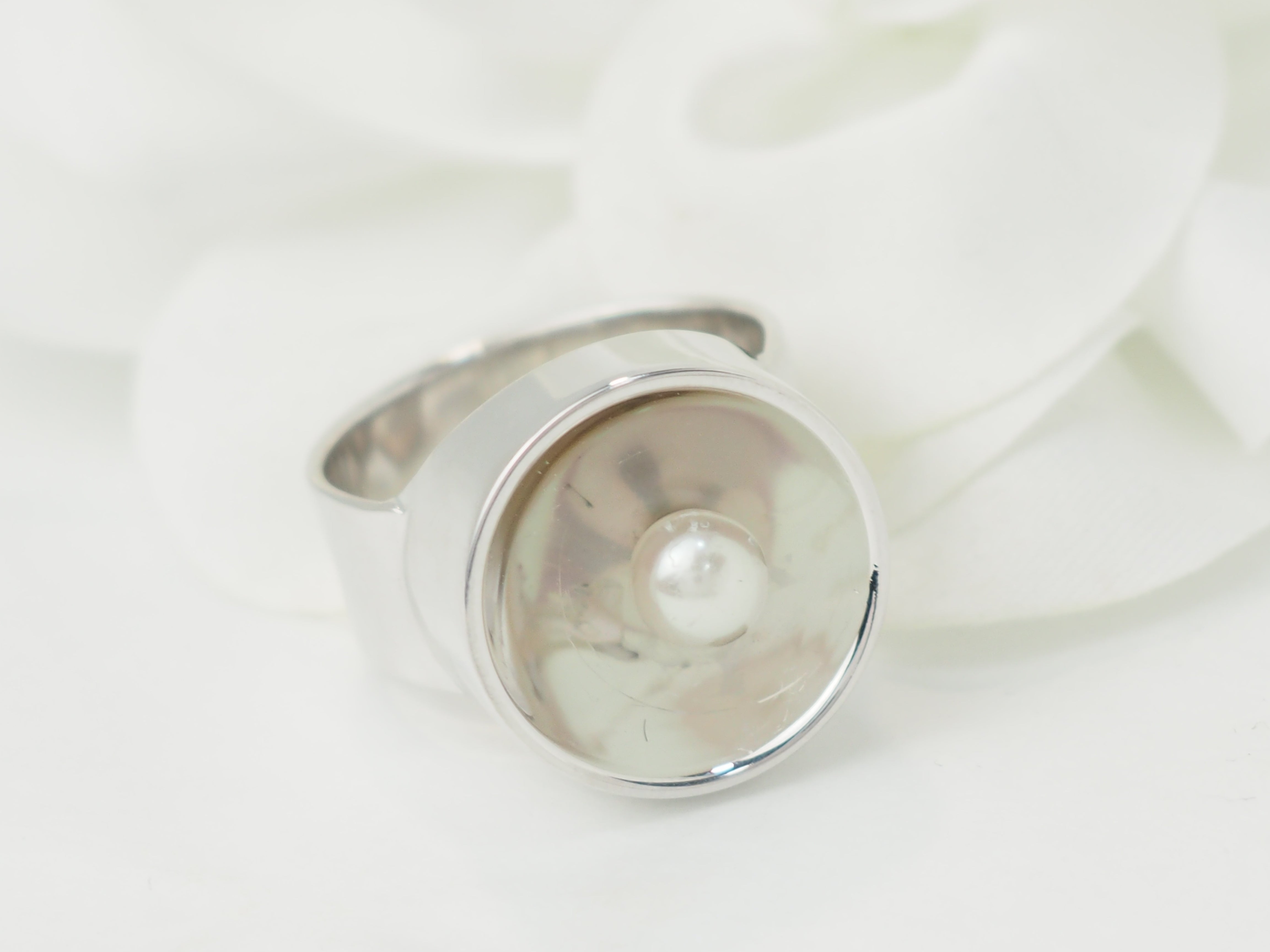 Bague Dinh Van vintage  en or blanc et perle de culture