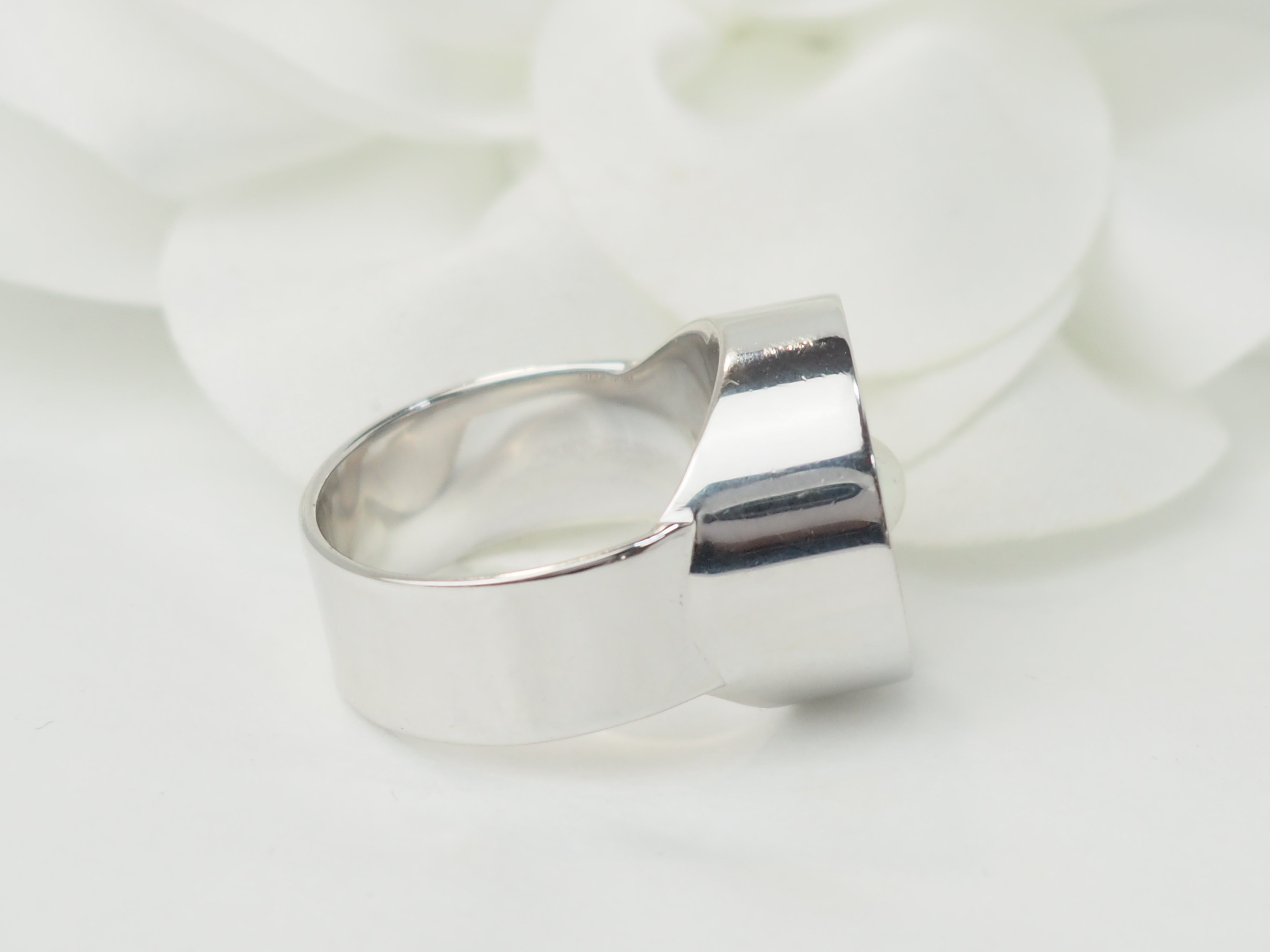 Bague Dinh Van vintage  en or blanc et perle de culture