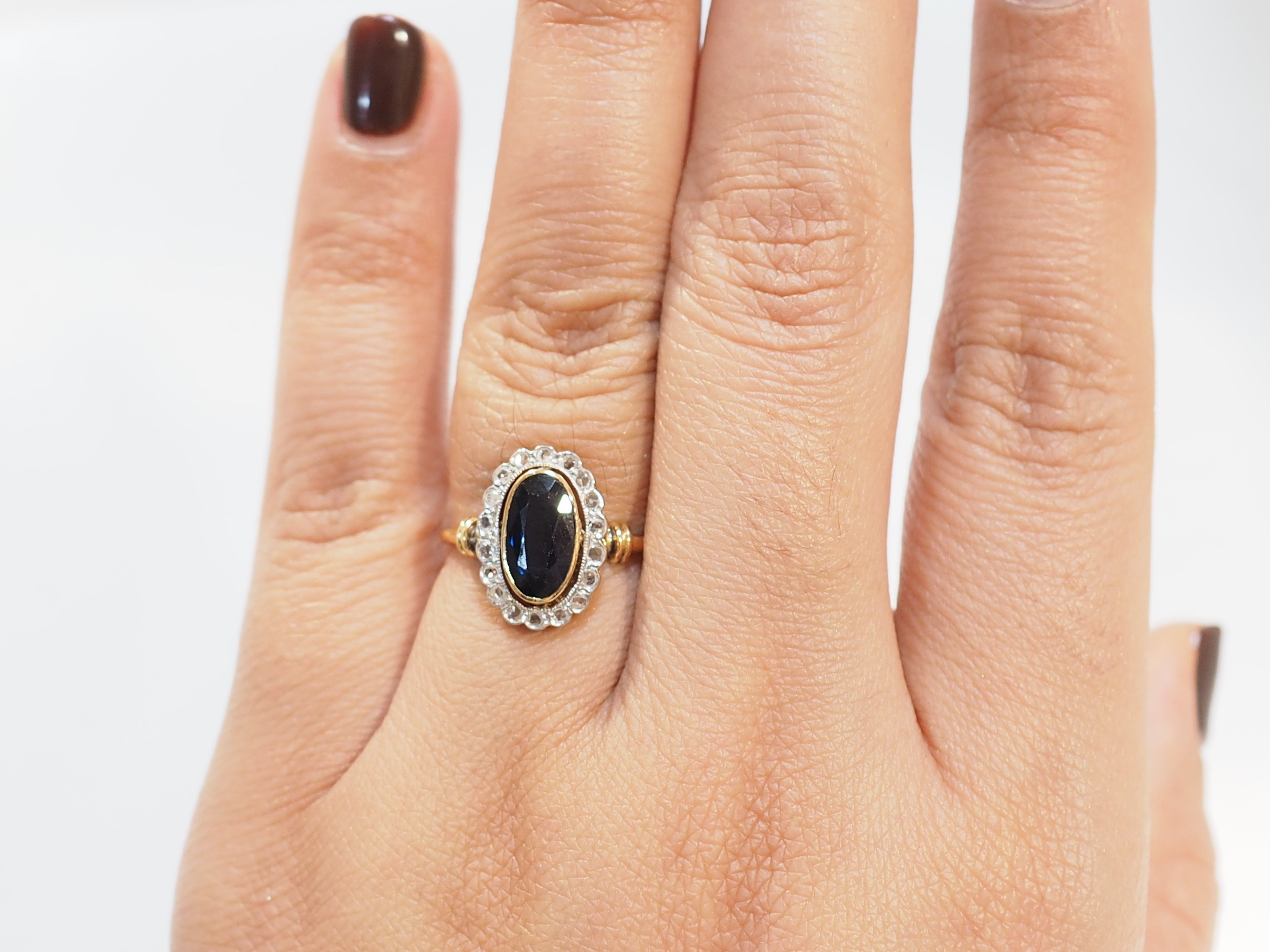 Bague pompadour en or jaune, Saphir et diamants