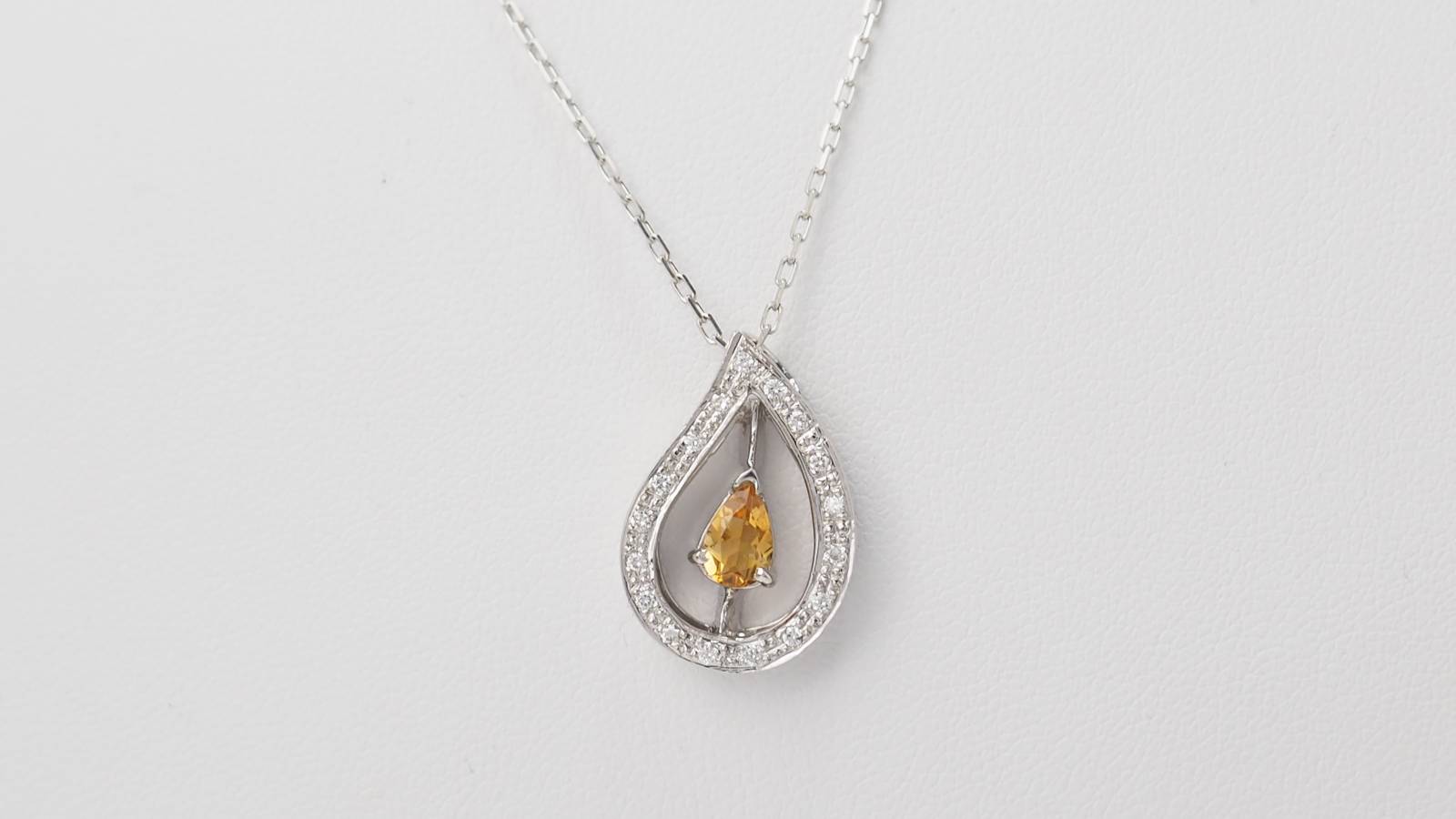 Collier en or blanc, citrine et diamants