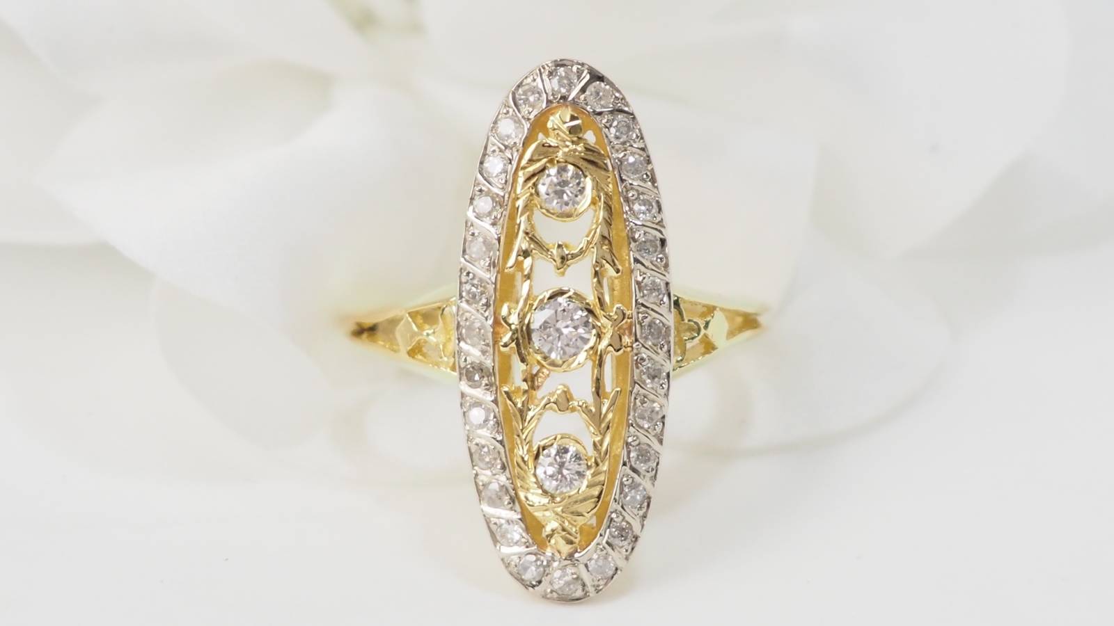 Bague marquise en or bicolore et diamants