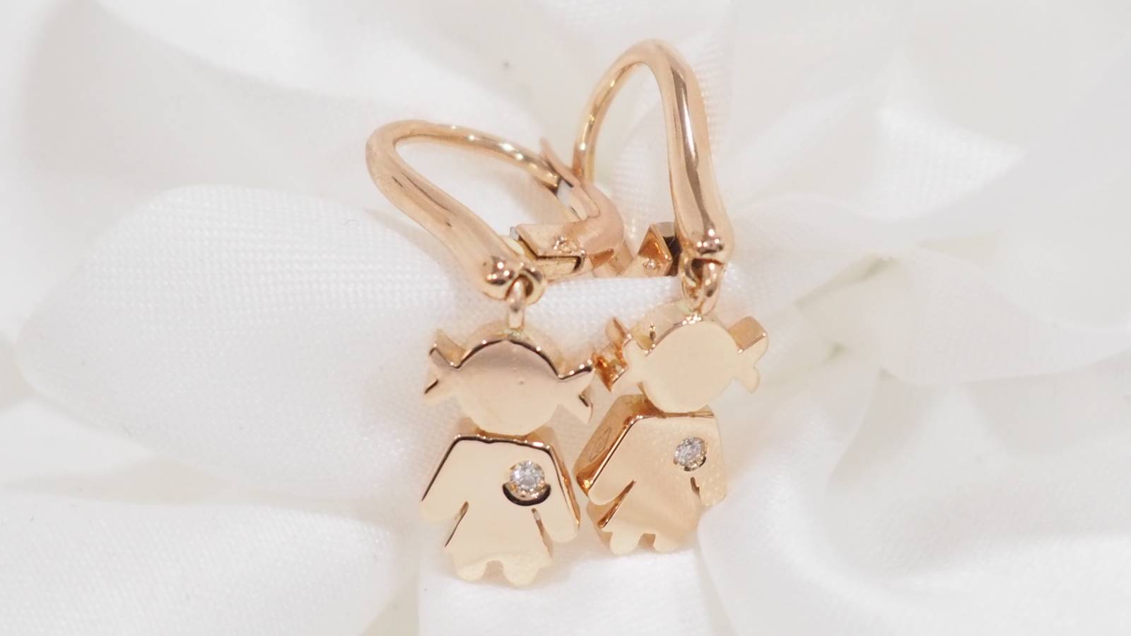 Boucles d'oreilles en or rose et diamants