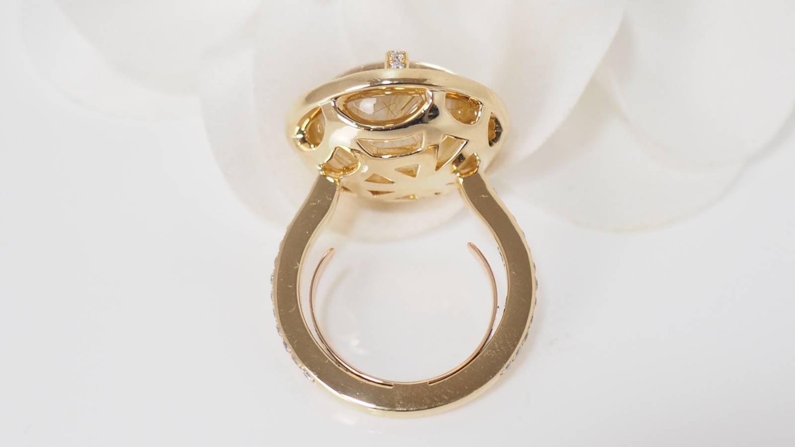 Chaumet ring in yellow gold, rutilated quartz and diamonds