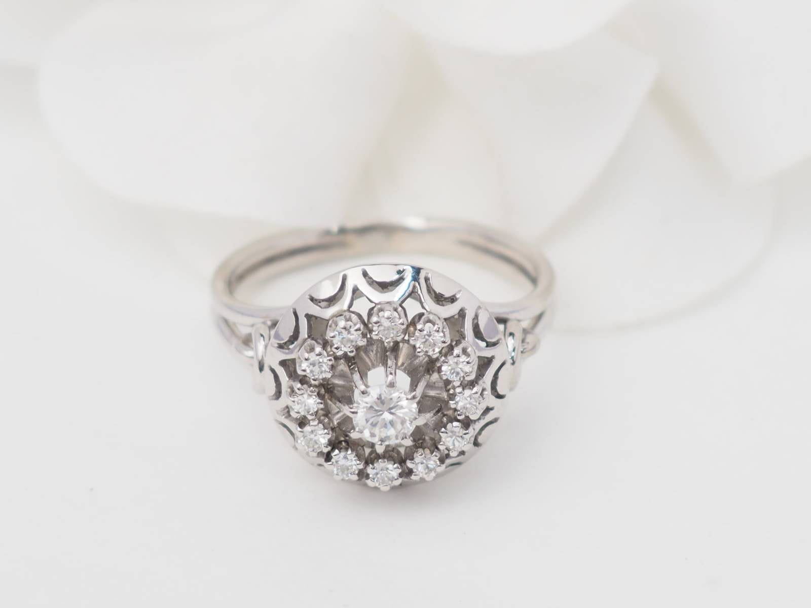 Bague vintage en or blanc, platine et diamants