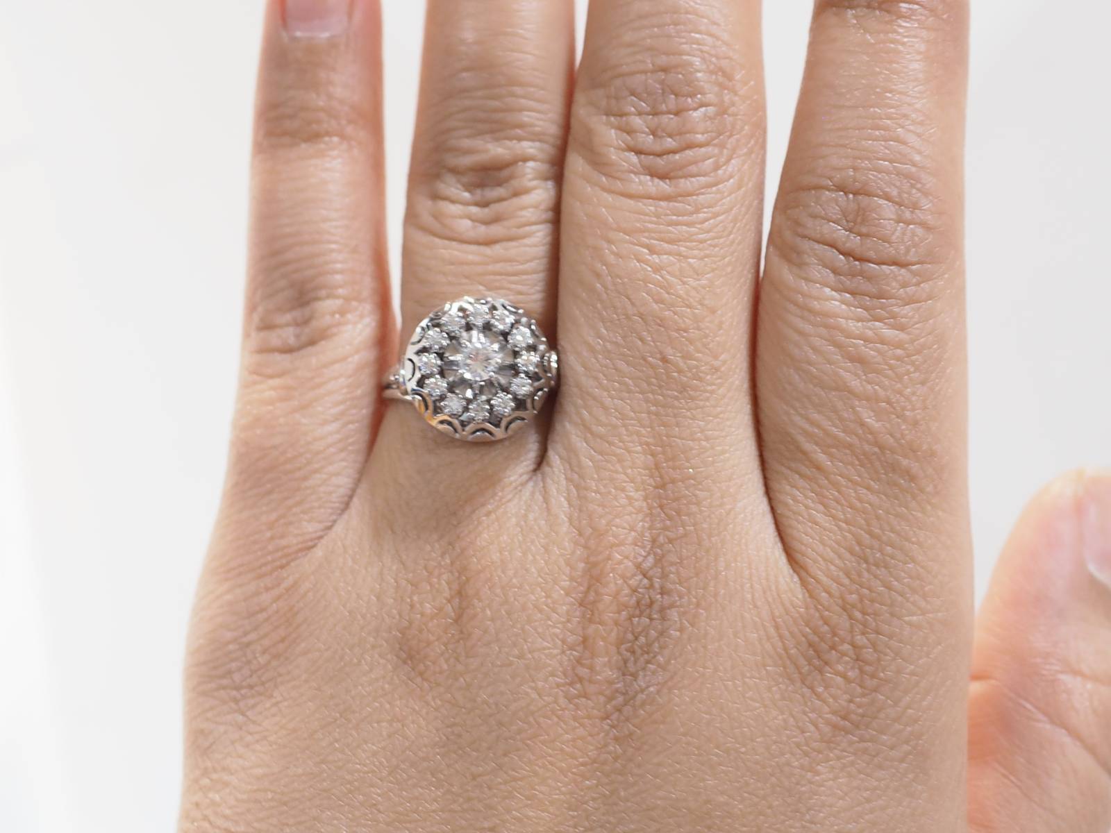 Bague vintage en or blanc, platine et diamants