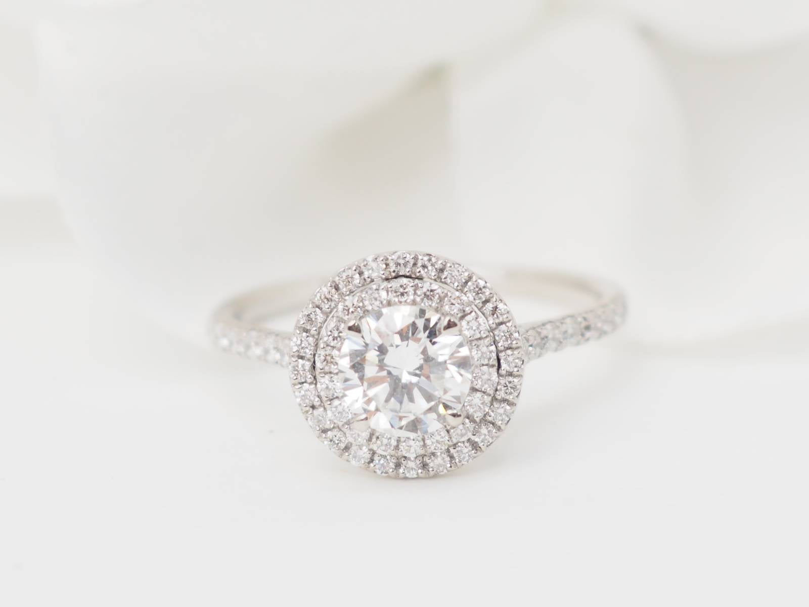 Bague solitaire en or blanc et diamants 0.72ct