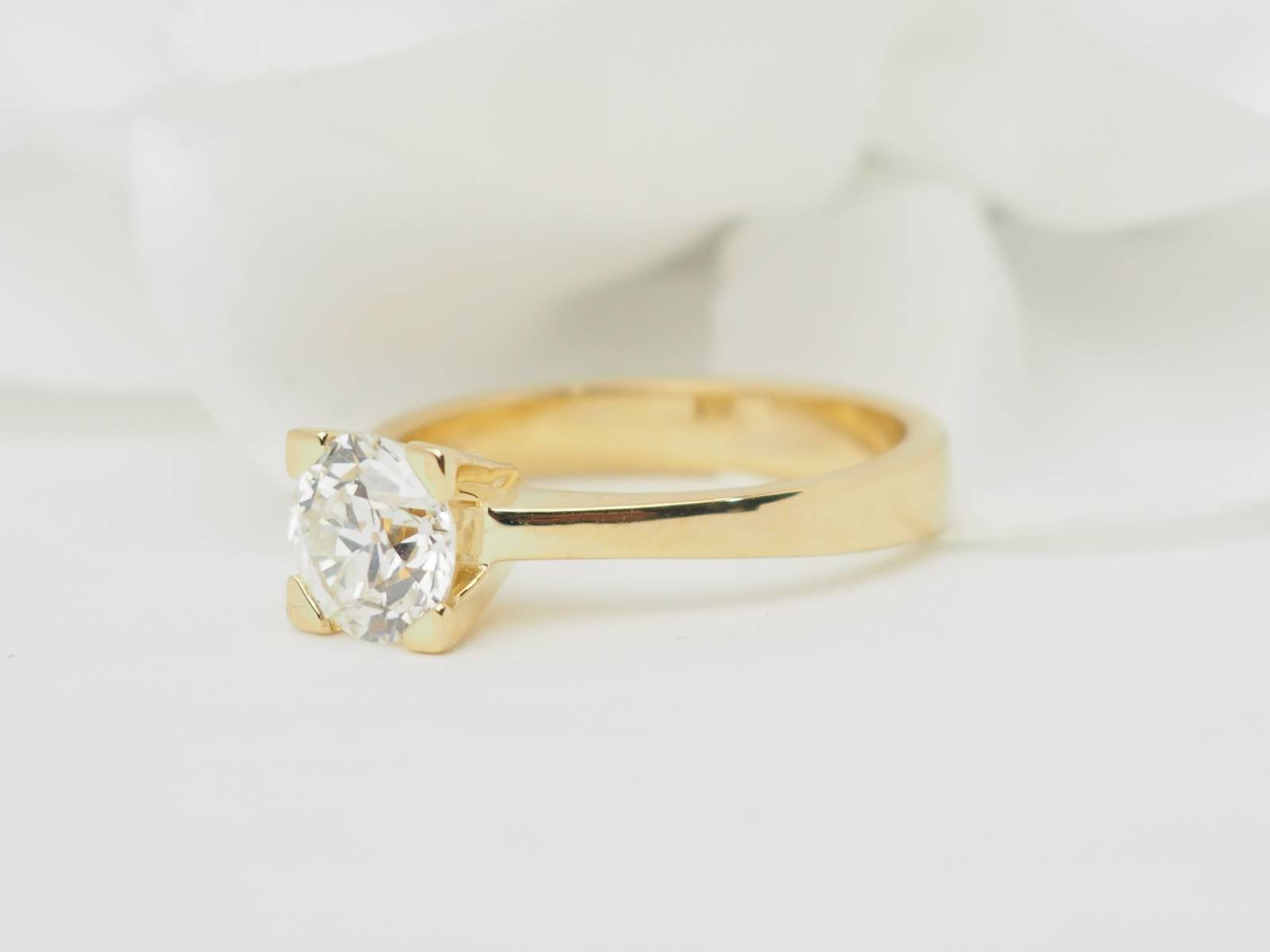 Bague solitaire en or jaune et diamant 1.40ct