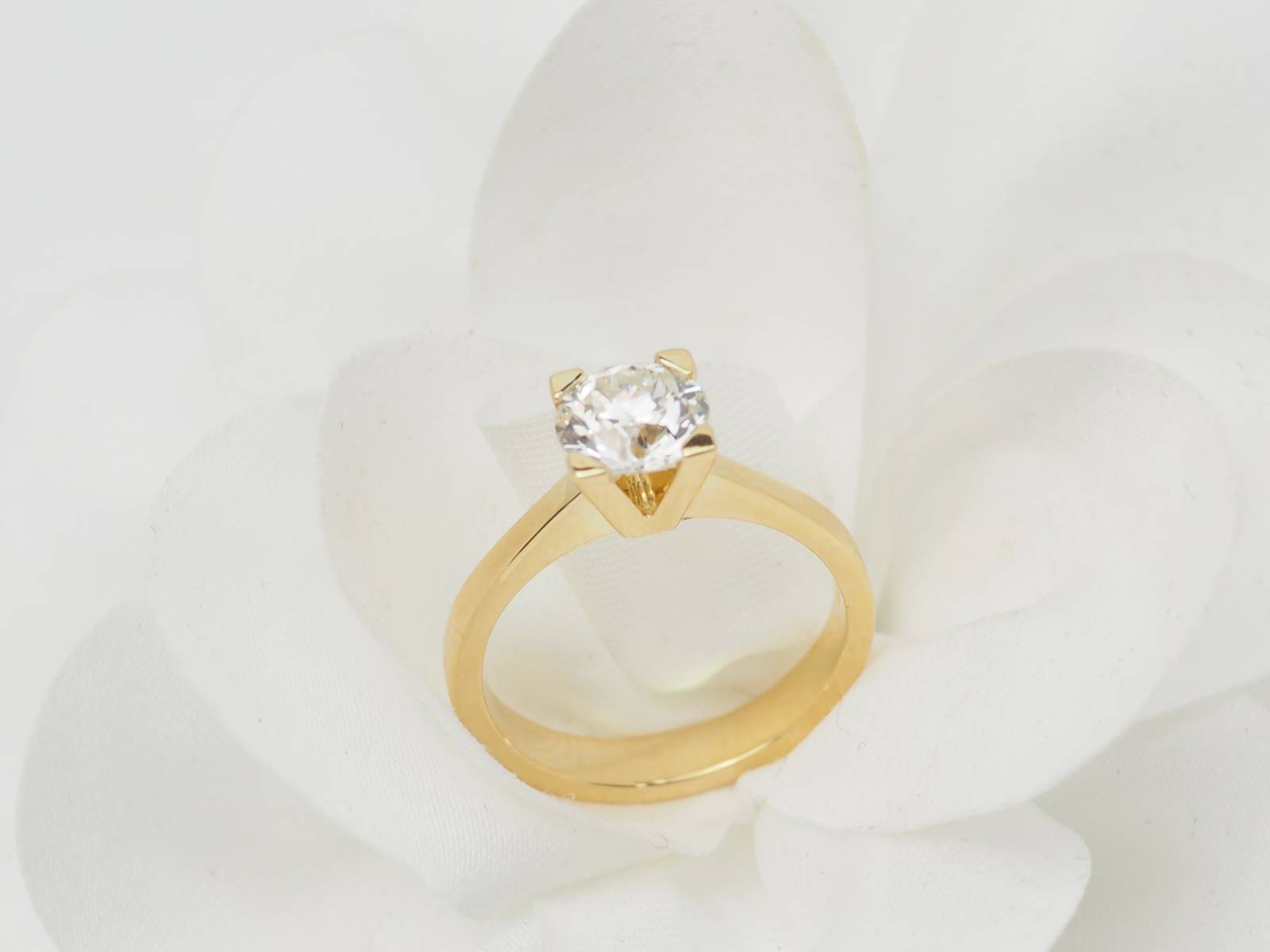 Bague solitaire en or jaune et diamant 1.40ct