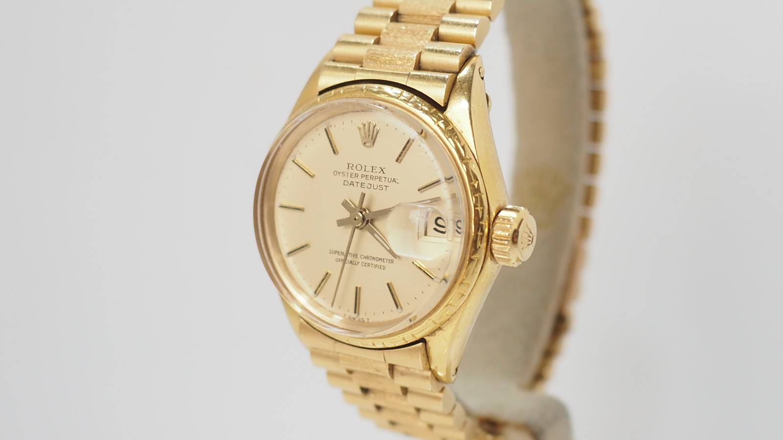 Rolex Lady Oyster Perpetual Date Just watch in gold on gold