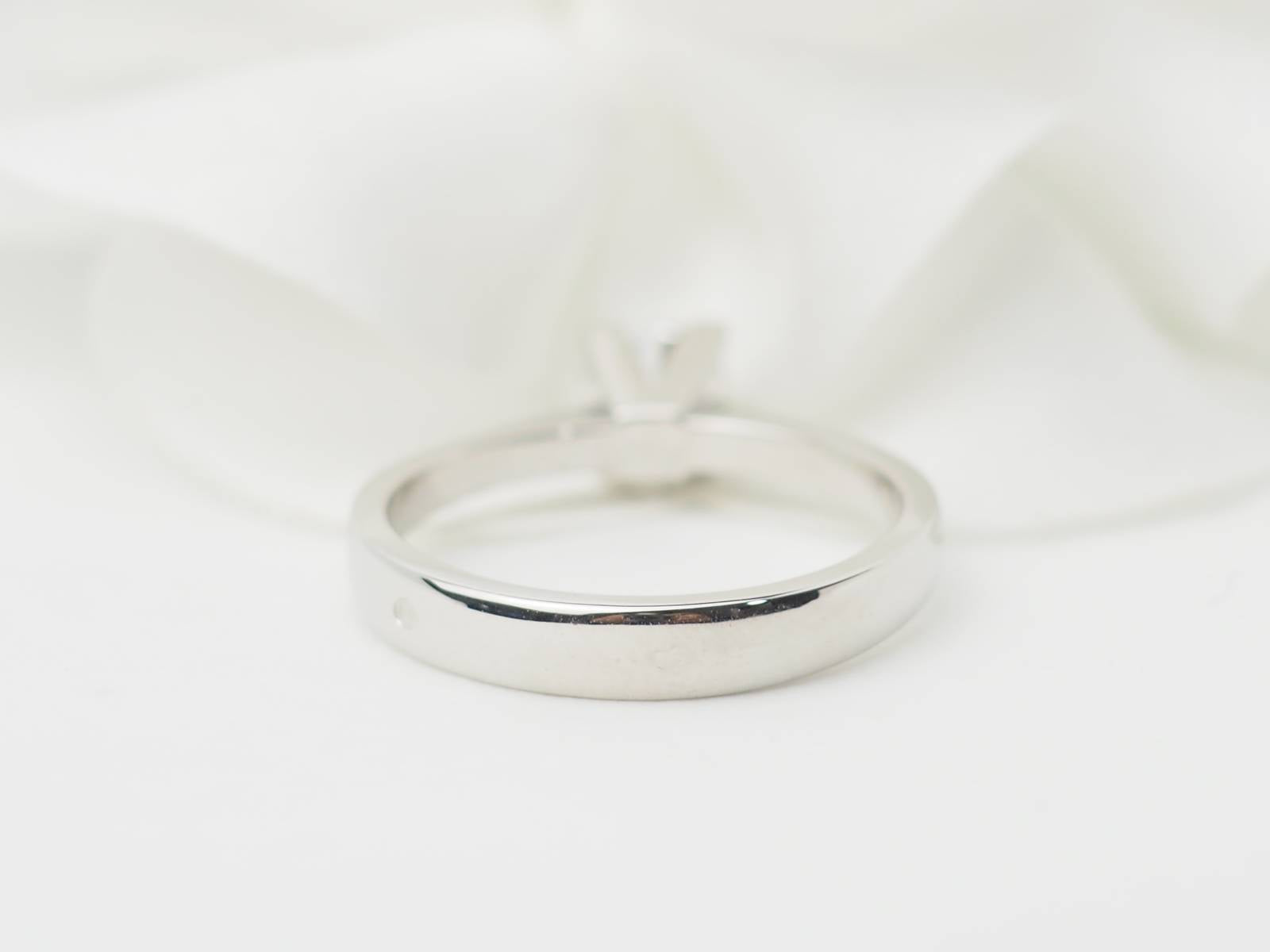 Bague solitaire en or blanc et diamant 0.51ct