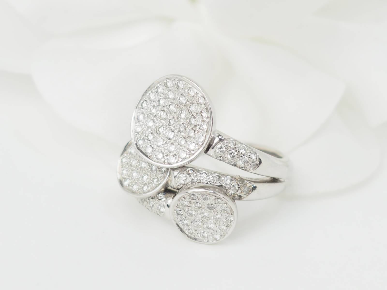 Bague en or blanc et diamants