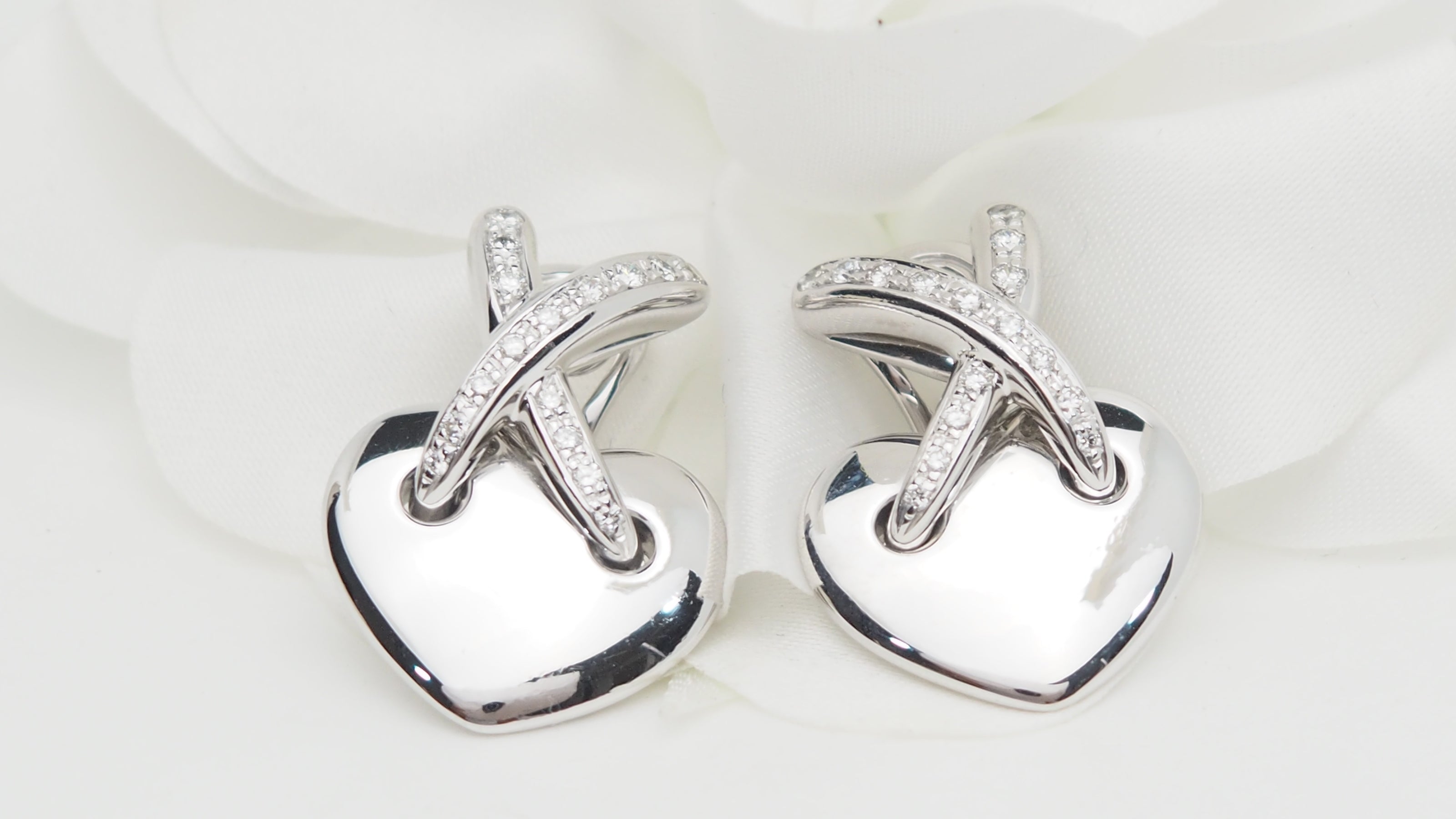 Boucles d'oreilles CHAUMET Liens en or blanc et diamants