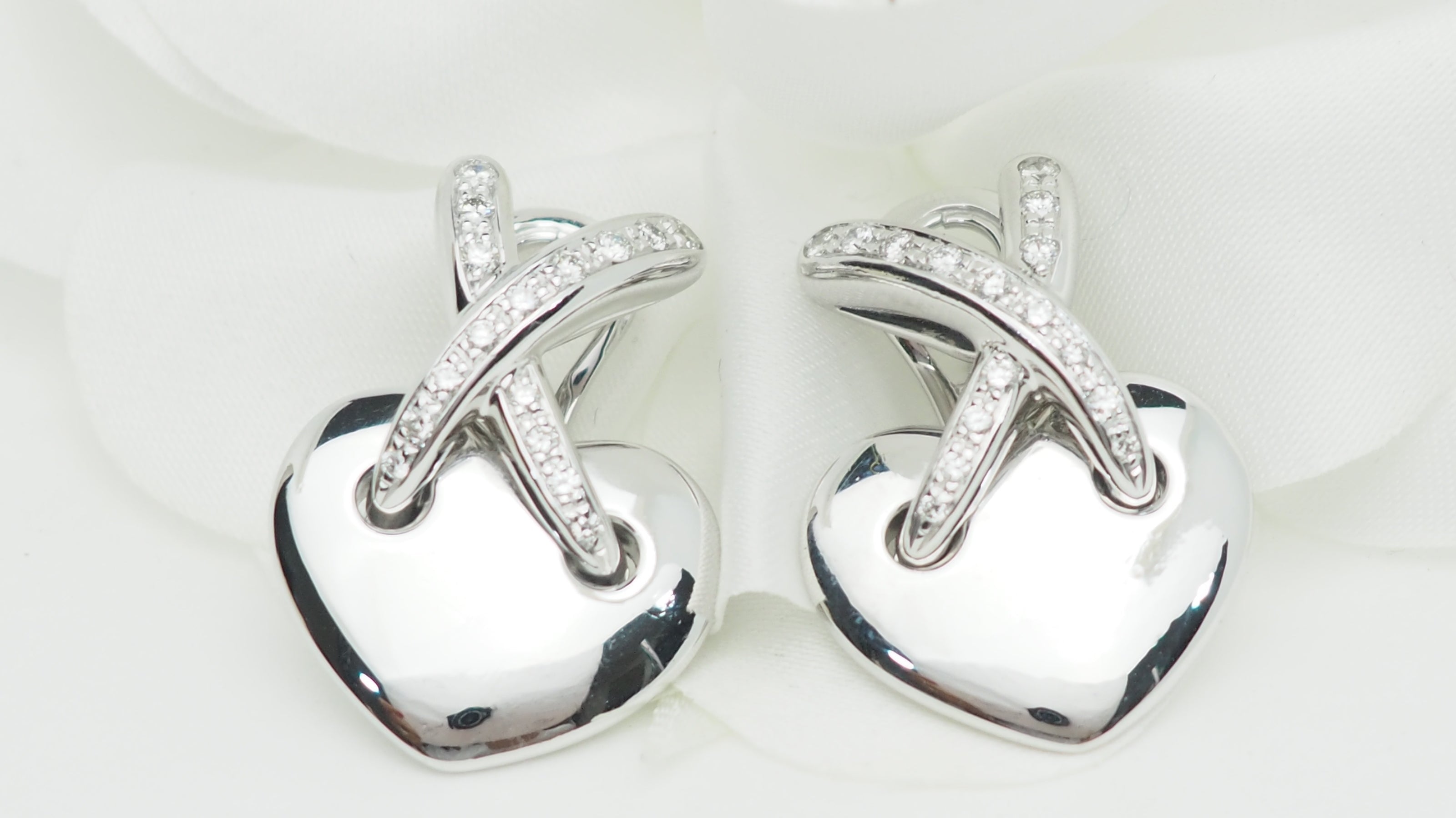 Boucles d'oreilles CHAUMET Liens en or blanc et diamants