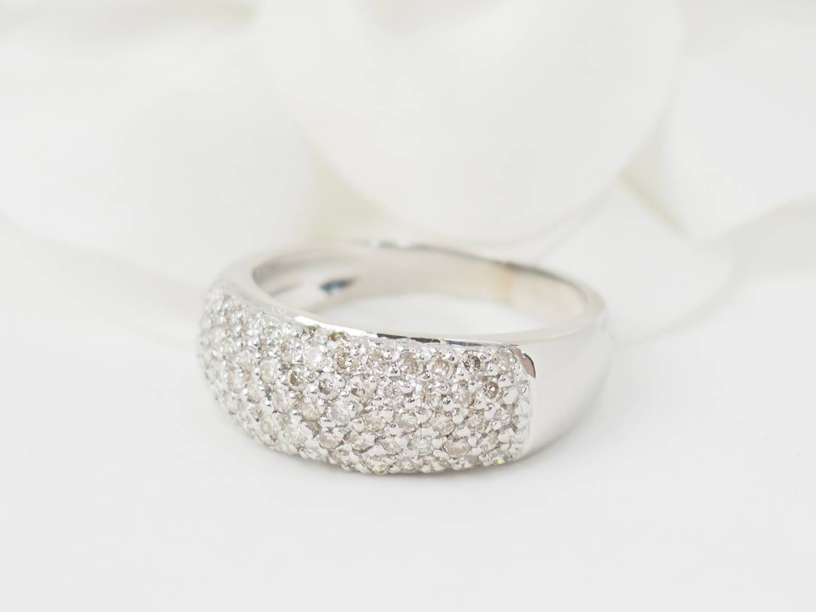 Bague jonc en or blanc et diamants