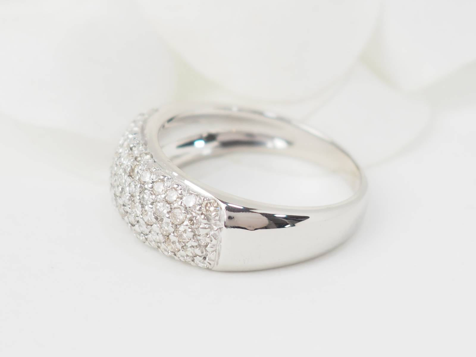 Bague jonc en or blanc et diamants