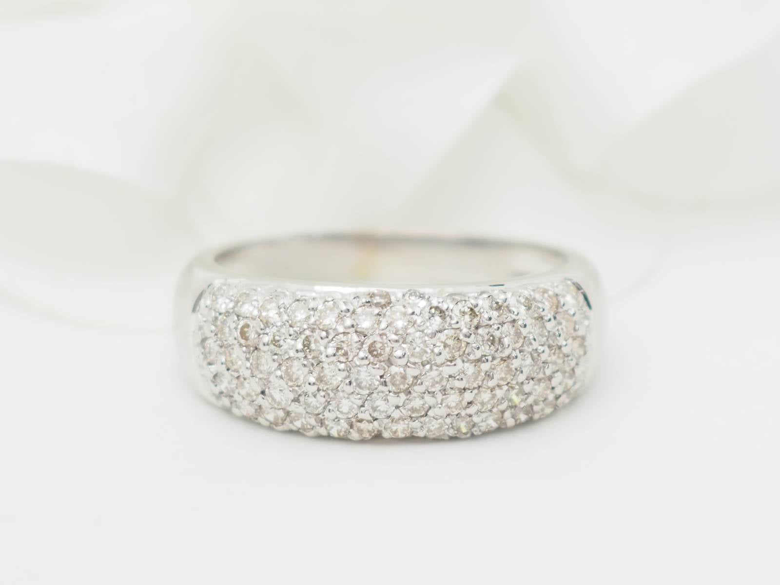 Bague jonc en or blanc et diamants