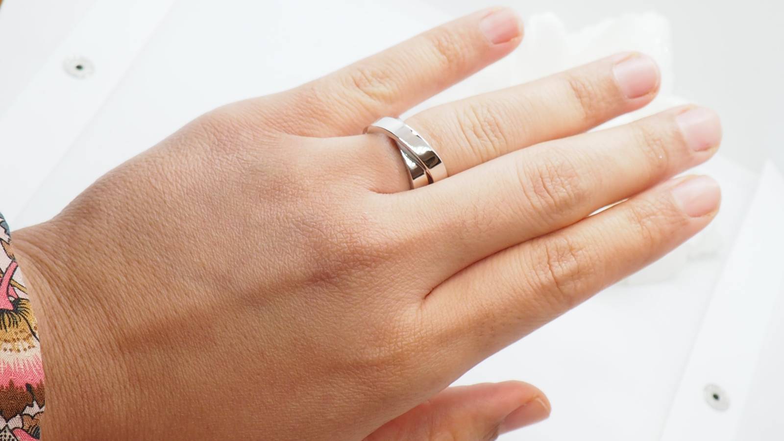 Bague Cartier vintage Paris Nouvelle Vague en or blanc