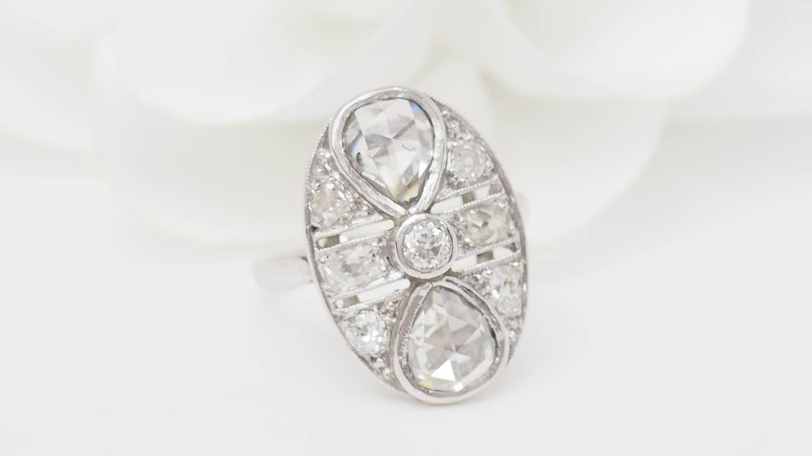 Bague Art Déco en or blanc et diamants