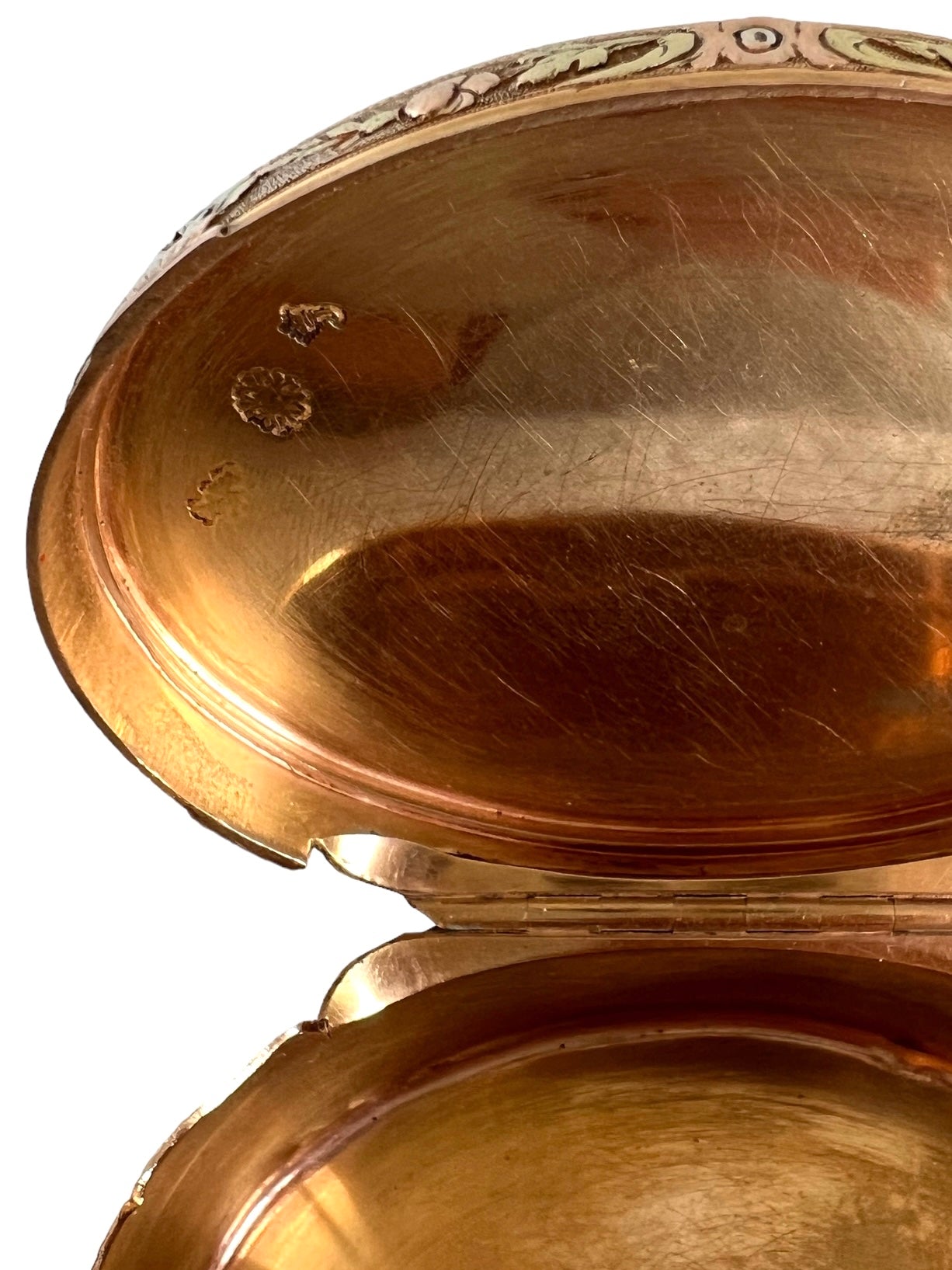 Two-tone gold snuffbox, Louis XVI period, circa 1768-1774