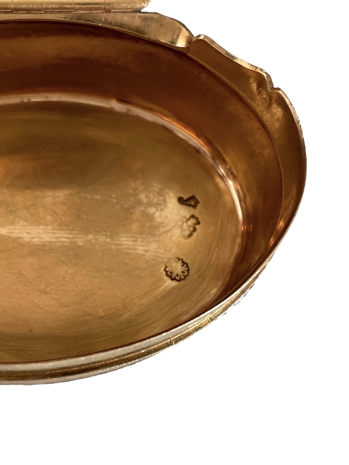 Two-tone gold snuffbox, Louis XVI period, circa 1768-1774