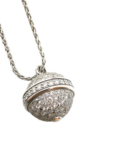 Piaget 3 Possession necklaces in yellow and white gold, diamonds, lapis lazuli, carnelian