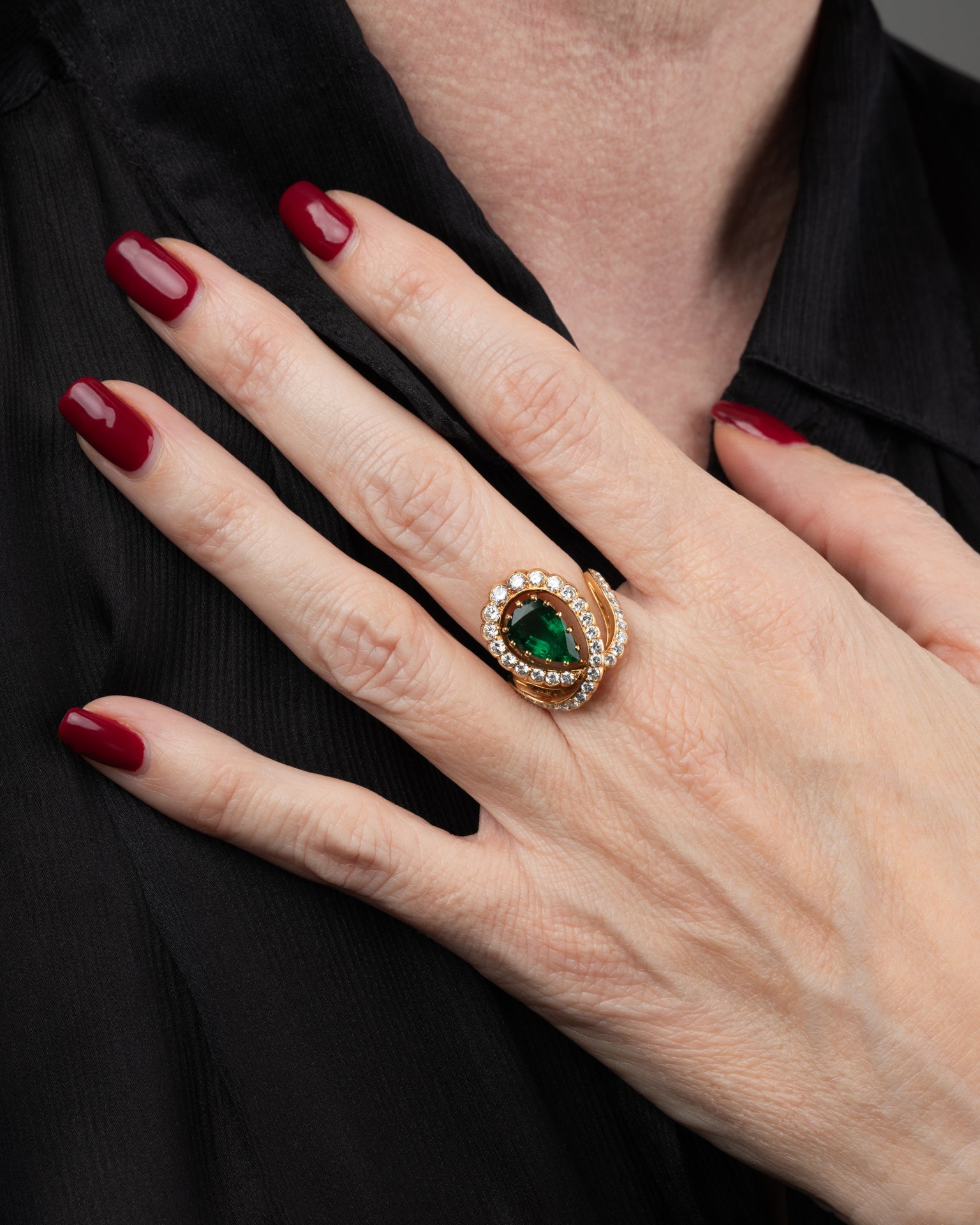 Reza, Bague Emeraude, diamants et or jaune