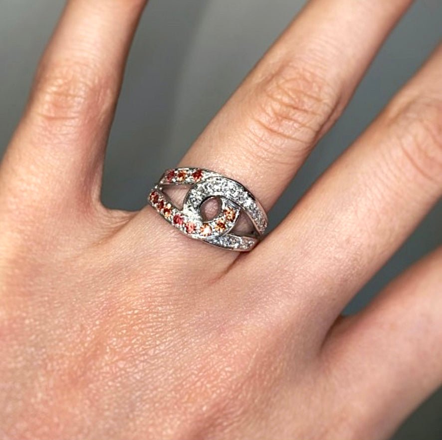 Roland Schad bague en or blanc diamant et saphirs orange - Maison Eloe