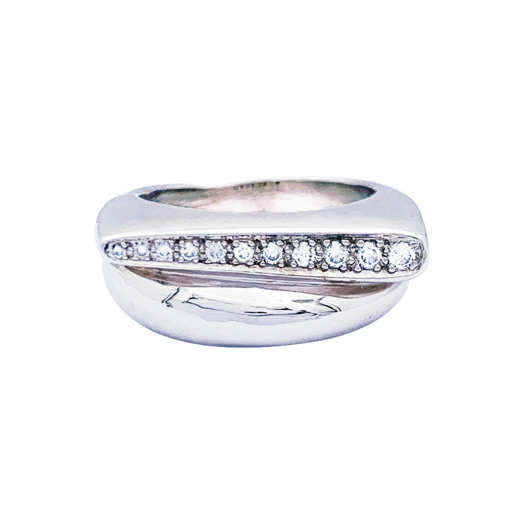 Bague Fred, "Success", en or blanc et diamants.