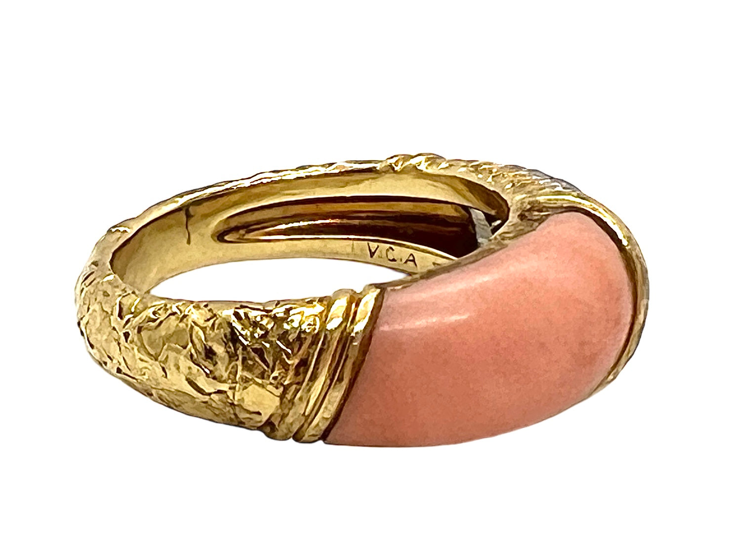 Van Cleef &amp; Arpels, 18K yellow gold, coral and diamond ring