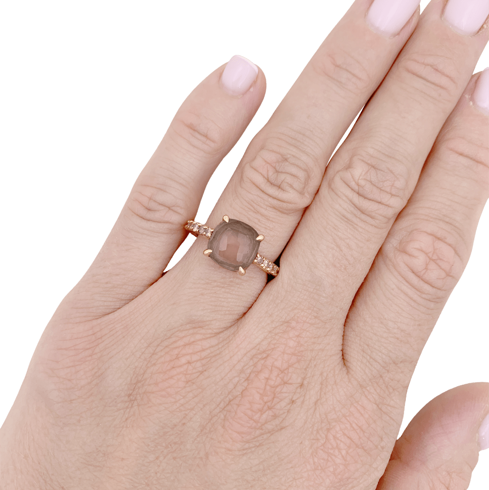 Bague Pomellato, "Baby" or rose, quartz rose et diamants bruns.