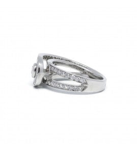 Fred, "Lovelight" Ring Diamonds on Platinum