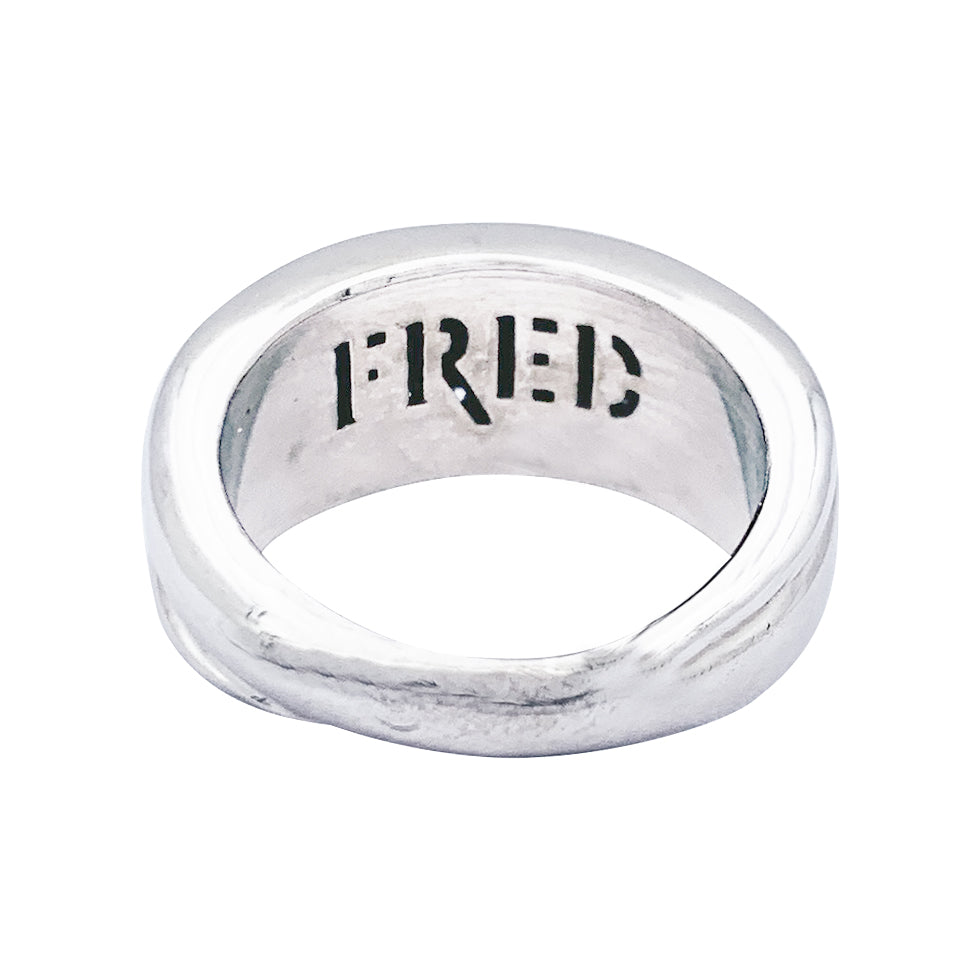 Bague Fred, "Success", en or blanc et diamants.