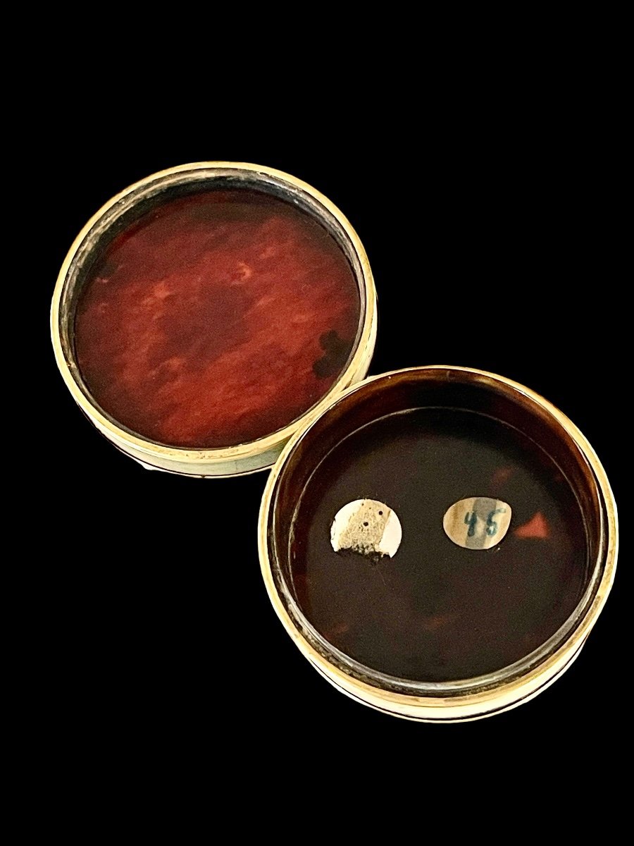 Happiness box in Vernis Martin with Venus decoration, Louis XVI period