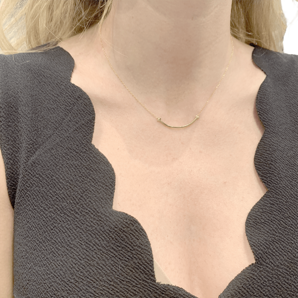 Collier Tiffany & Co., "Tiffany T Smile", or jaune.