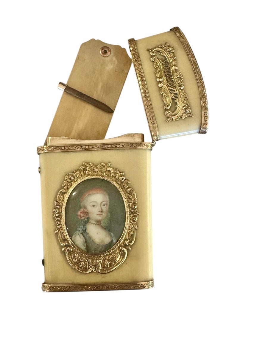 Louis XVI, Carnet de Bal Or miniature et Rubis - Maison Eloe