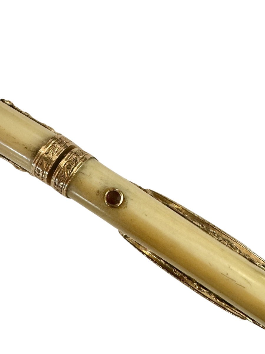 Louis XVI, Carnet de Bal Or miniature et Rubis - Maison Eloe