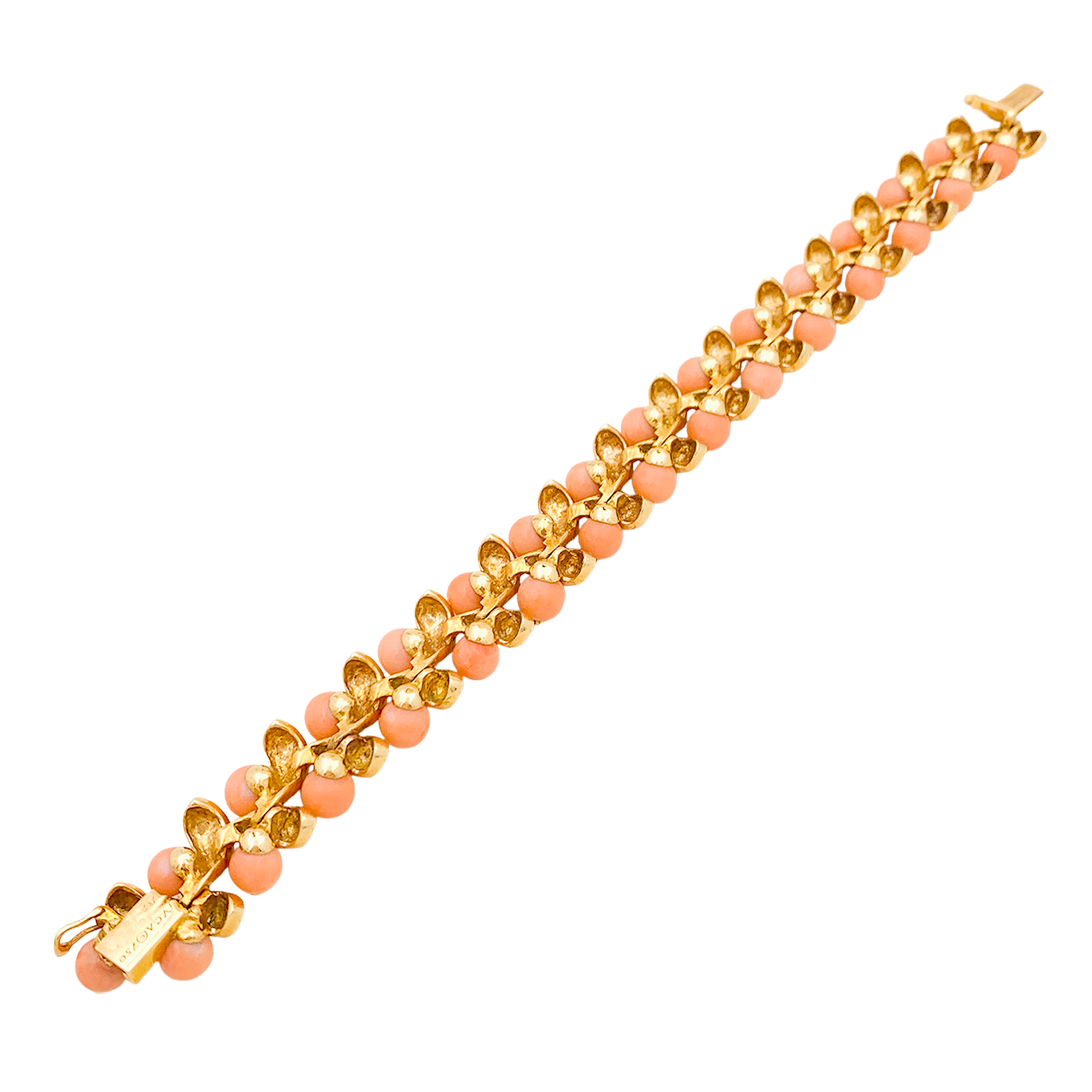 Bracelet Van Cleef & Arpels, “Gui”, or jaune, corail peau d’ange.