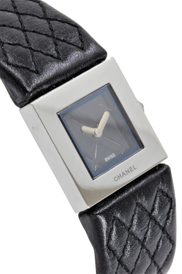 Chanel, quilted watch Steel on vintage leather