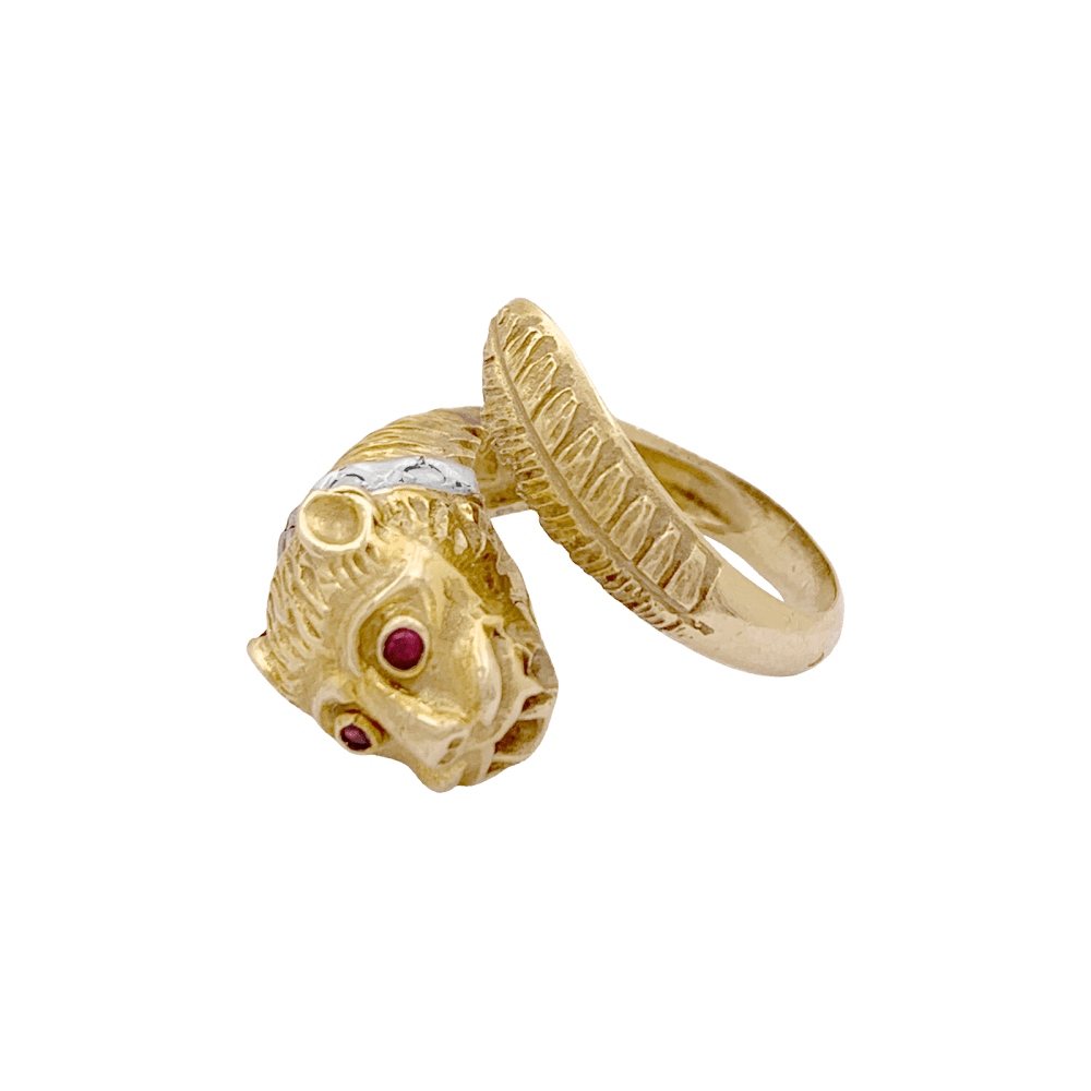 Bague Zolotas, « Tête de Lion » deux ors, diamants et rubis.