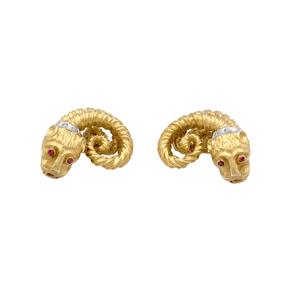 Boucles d'oreilles Zolotas, « Tête de Lion » deux ors, diamants et rubis.
