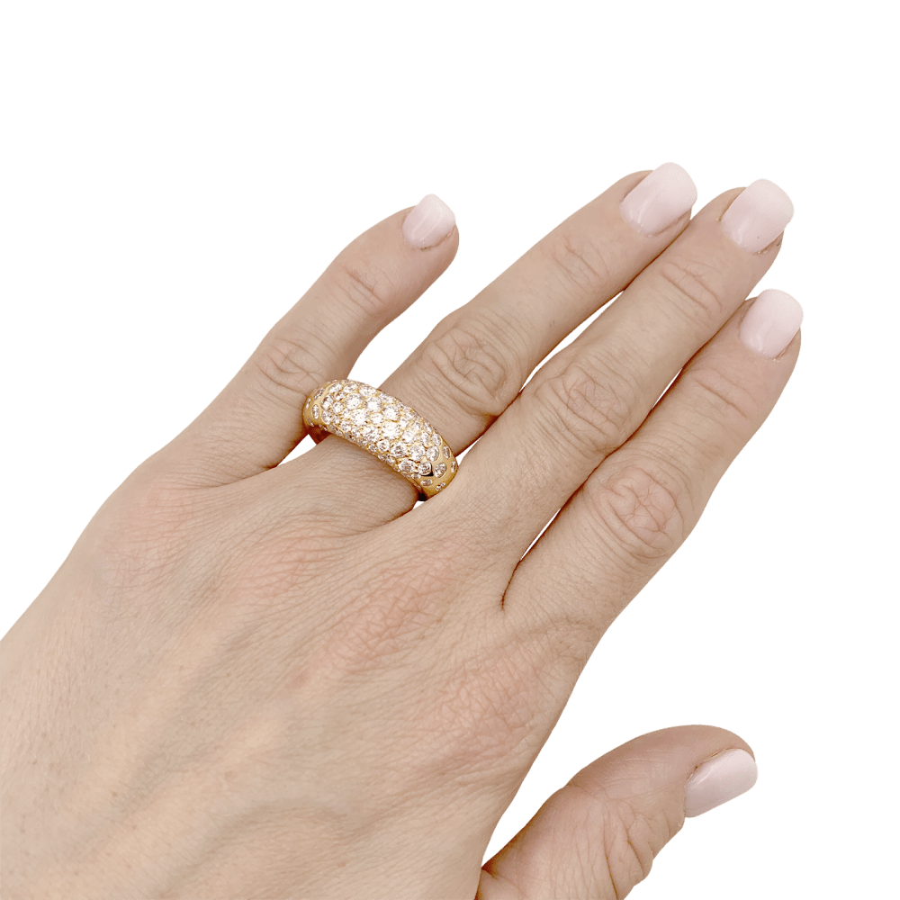 Bague Chaumet, "Grains de Caviar", or jaune et diamants.