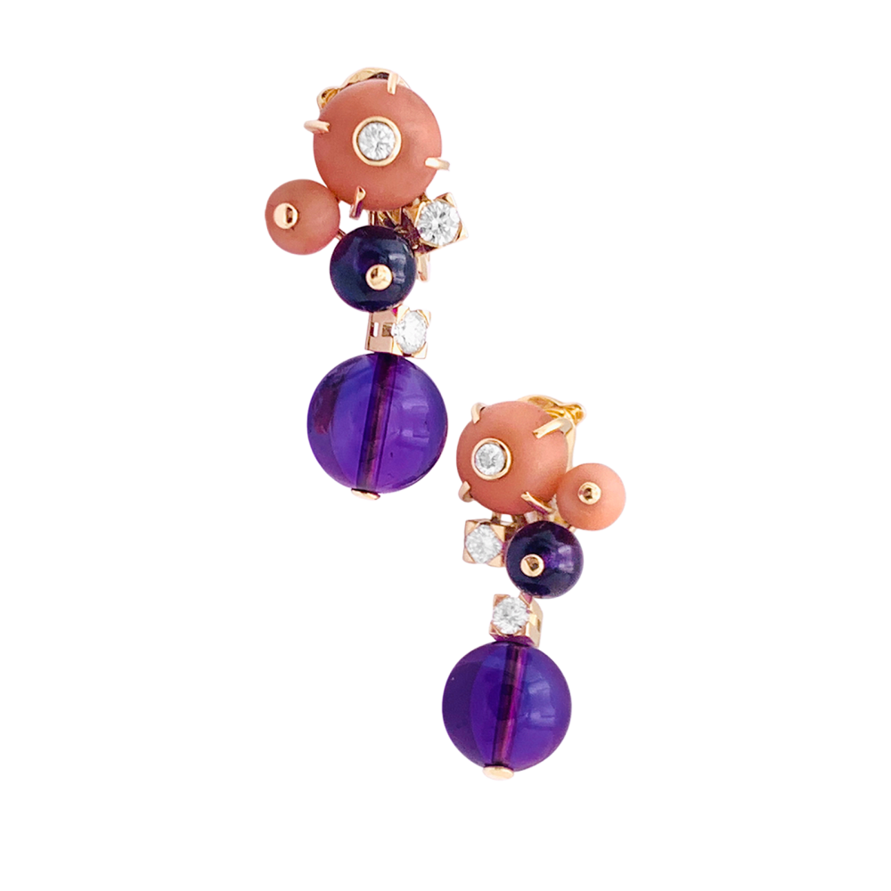 Boucles d'oreilles Cartier "Délices de Goa" en or rose, améthystes, diamants et corail.