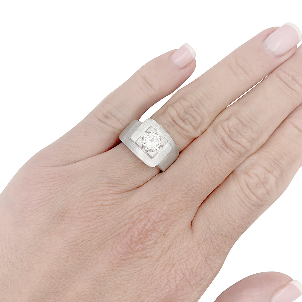 Bague chevalière, or blanc, diamant.