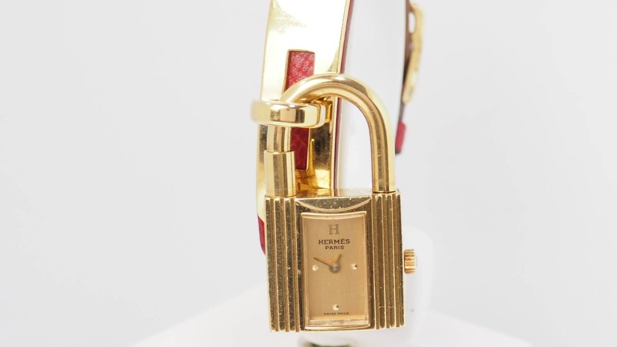 Hermes, Montre Kelly Cadenas Vintage plaqué Or sur Cuir - Maison Eloe