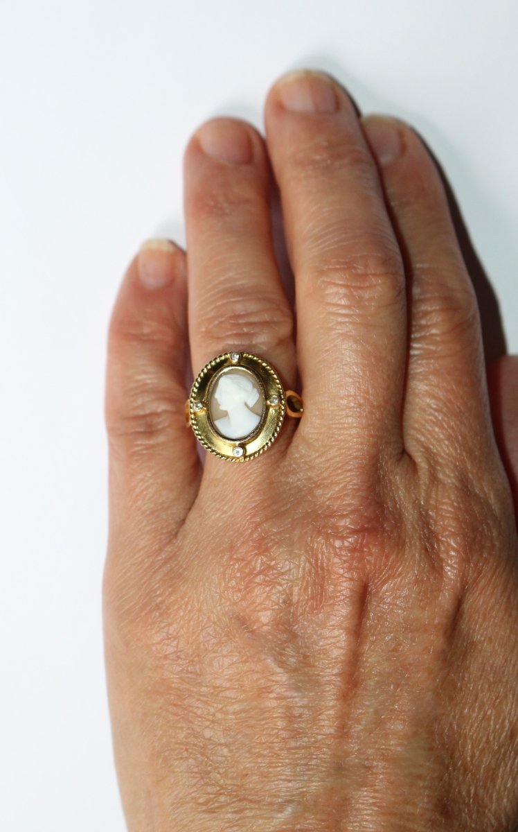Bague ancienne camée coquille sur or jaune XIXe - Maison Eloe